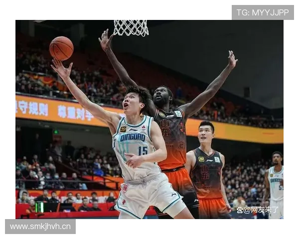 篮球比赛中扣篮干扰规则的具体判罚依据是什么？